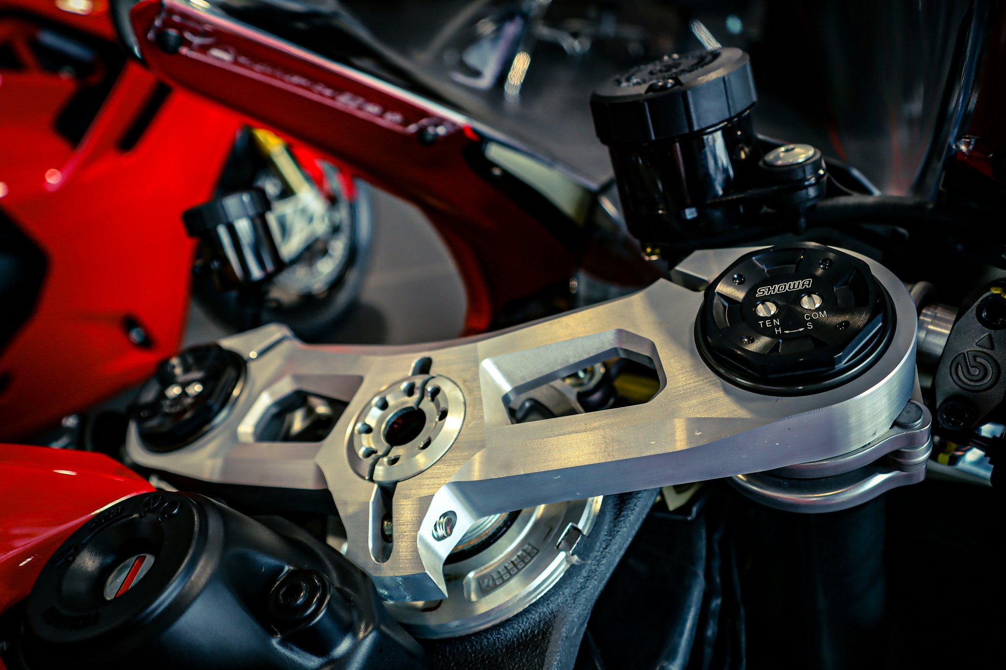 "Bike Braking Systems: The Secret Weapon for Dominating MotoGP Races"