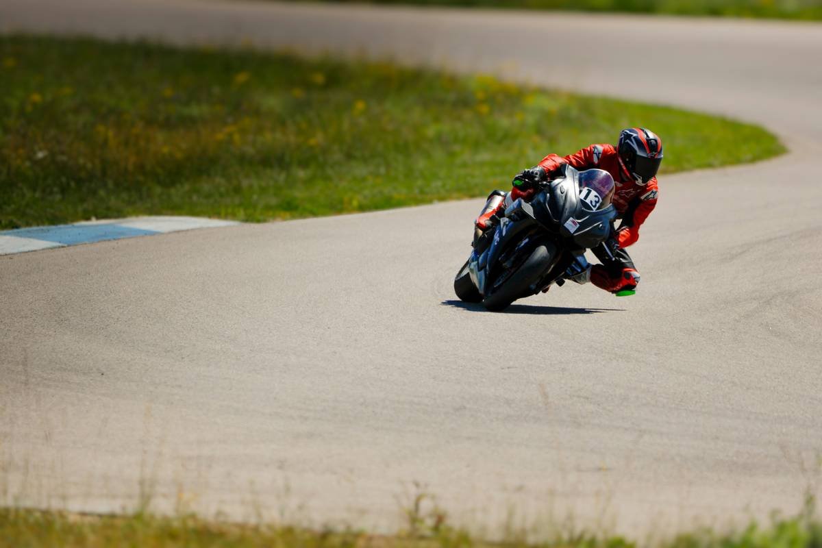 MotoGP Rider Transitions: Mastering the Art of Shifting Between Teams, Tracks, and Triumphs